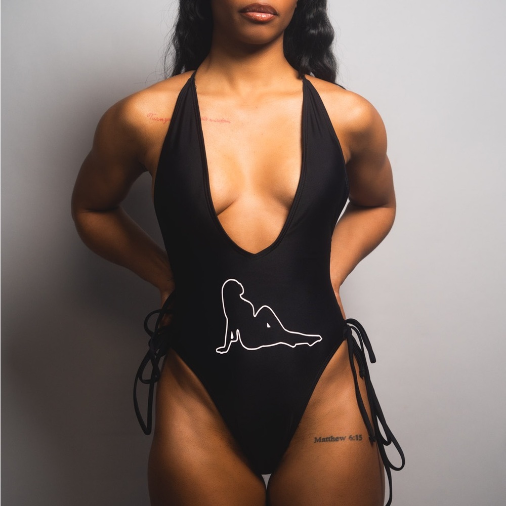 Logo Tie Side High Cut One Piece Black & Halter Triangle Tie Side Bikini White